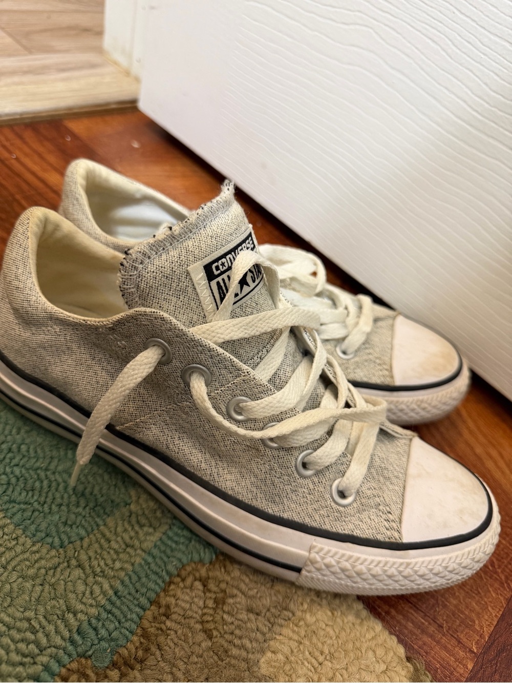 Converse Low Top Sneakers in Light Gray and White